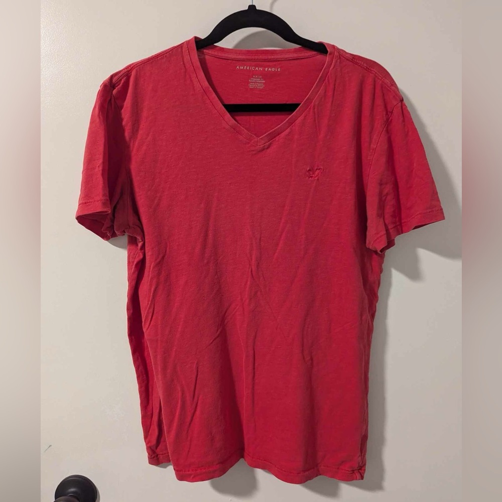 Men’s American Eagle V-Neck